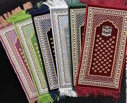 سجاده مخملی بافت نرم انتخابی مناسب برای هدیه و محیط های مختلف